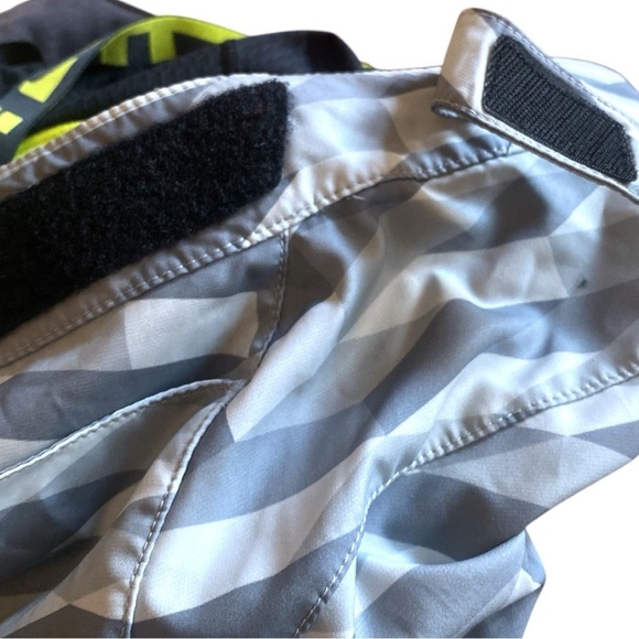 Enduro Sport Shorts Padded Grey Geometric Men Size 40 Bikercore Sportswear - Picture 9 of 11